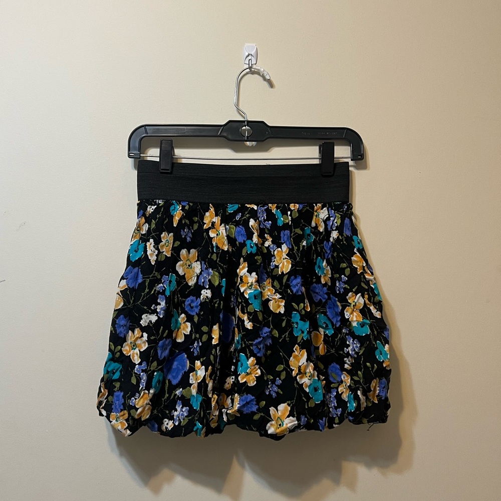Girl’s Floral balloon skirt